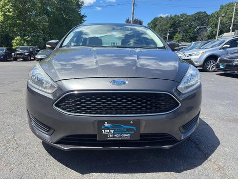 Used 2016 Ford Focus SE FWD image 2