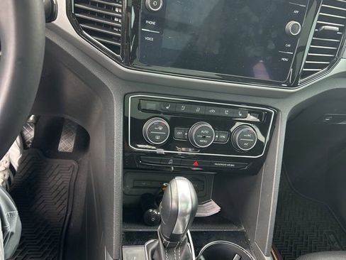 Used 2021 Volkswagen Atlas Cross Sport SEL Premium image 12