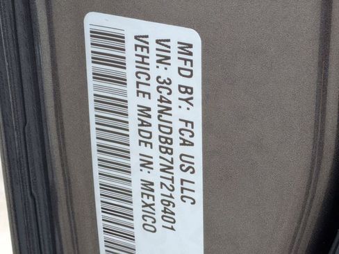 Certified 2022 Jeep Compass Latitude image 31