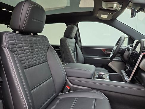 Used 2024 GMC Sierra EV Denali image 29