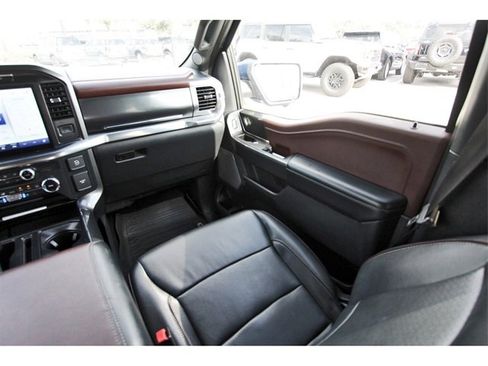 Used 2022 Ford F150 Lariat w/ Equipment Group 502A High image 9