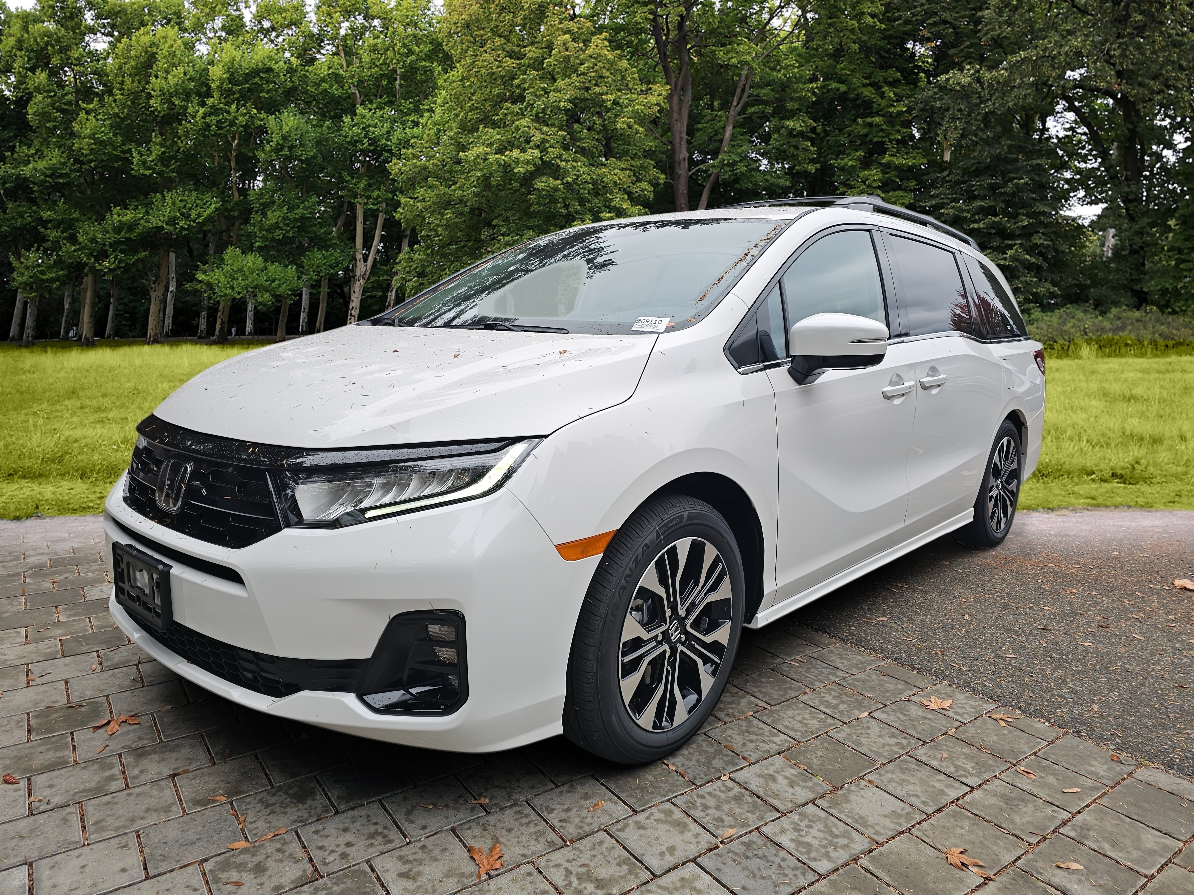 New 2026 Honda Odyssey Elite image 3