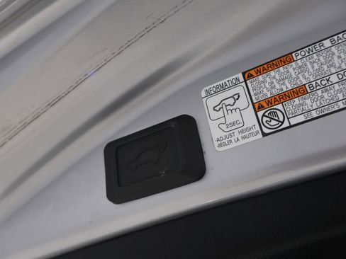 Used 2018 Toyota RAV4 XLE image 21