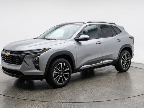 Used 2025 Chevrolet TrailBlazer LT image 3