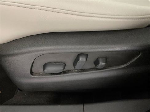 Used 2023 Cadillac XT4 Luxury image 25