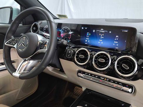 Certified 2026 Mercedes-Benz GLA 250 4MATIC image 11