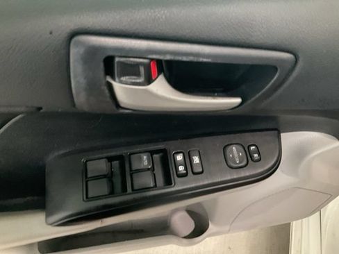 Used 2014 Toyota Camry LE FWD image 4