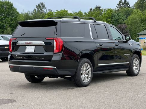Used 2023 GMC Yukon XL Denali AWD/4WD image 12