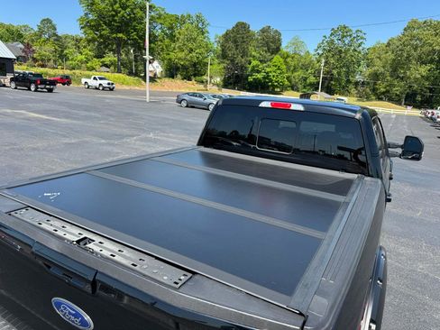 Used 2016 Ford F150 Lariat w/ Equipment Group 502A Luxury AWD/4WD image 8