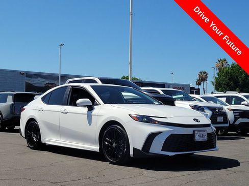 Used 2025 Toyota Camry SE FWD image 34