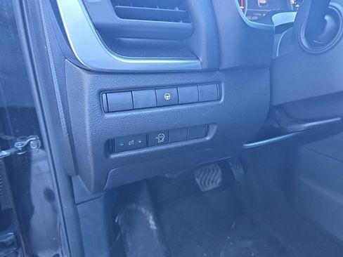 Used 2023 Nissan Rogue SV image 17