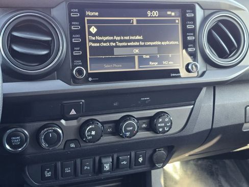 Used 2020 Toyota Tacoma TRD Off-Road w/ Technology Package AWD/4WD image 4