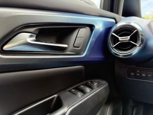 New 2025 Chevrolet Equinox EV LT AWD/4WD image 23