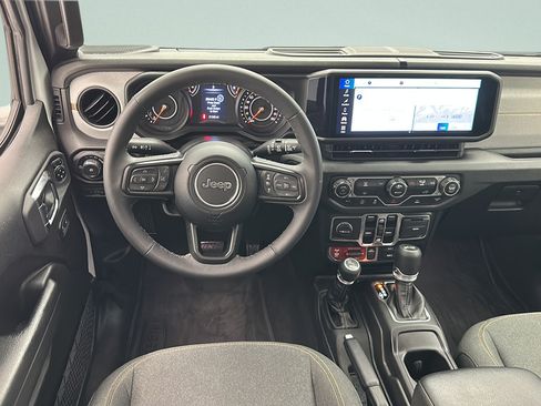 Used 2025 Jeep Wrangler Unlimited Sport AWD/4WD image 11