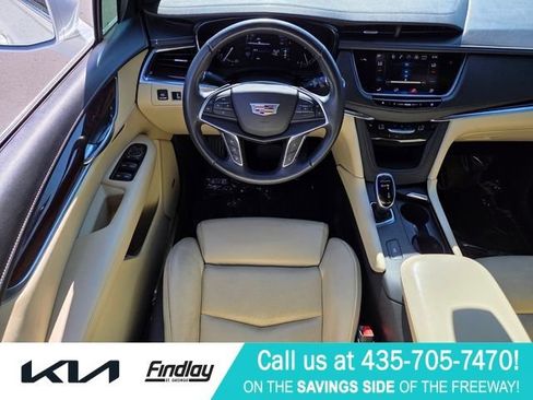 Used 2017 Cadillac XT5 Luxury w/ Driver Awareness Package FWD image 13