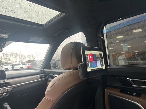 Used 2021 Kia Telluride SX w/ SX Prestige Package image 17