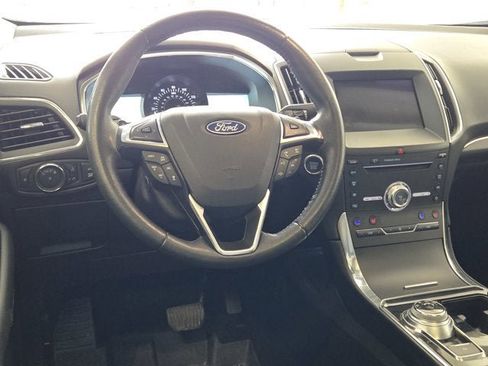 Used 2019 Ford Edge Titanium w/ Equipment Group 301A image 18