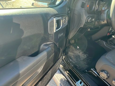 New 2026 Jeep Gladiator Mojave w/ Safety Group image 15