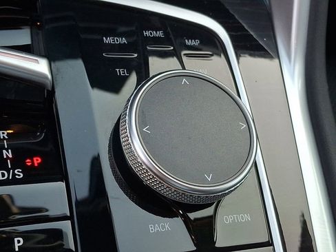 Certified 2024 BMW X6 xDrive40i w/ Premium Package image 21