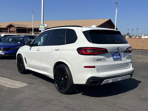 Used 2022 BMW X5 xDrive40i w/ M Sport Package AWD/4WD image 3