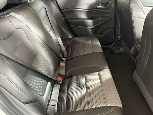 Used 2025 Chevrolet Trax LT FWD image 25