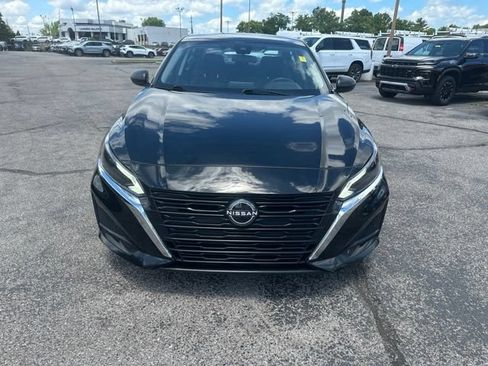 Used 2024 Nissan Altima 2.5 SV FWD image 8