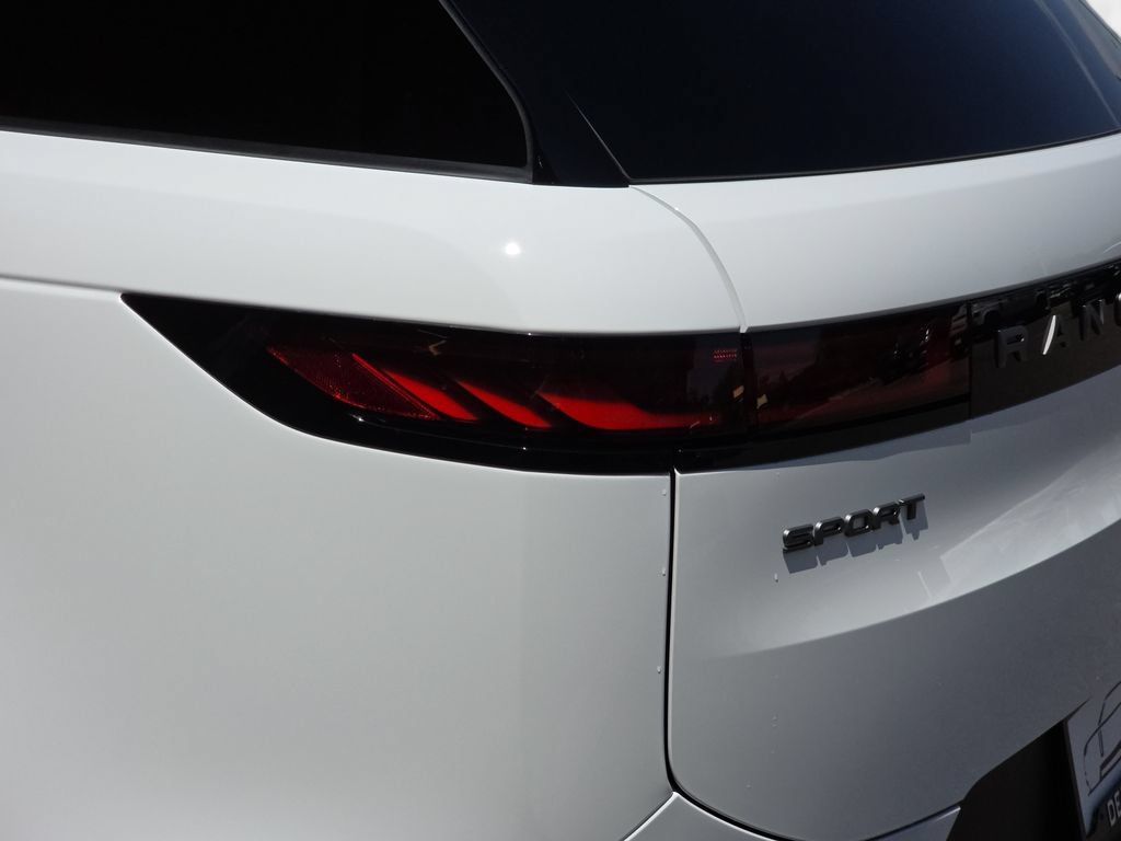 New 2026 Land Rover Range Rover Sport SE AWD/4WD image 23
