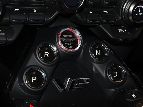 Used 2023 Aston Martin V12 Vantage RWD image 98