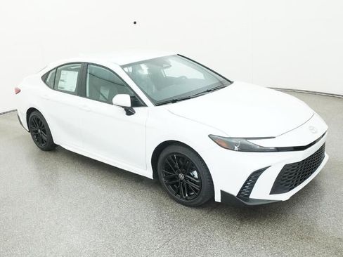 New 2026 Toyota Camry SE image 5