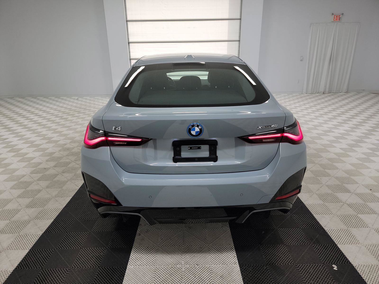 Used 2025 BMW i4 xDrive40i w/ M Sport Package AWD/4WD image 3