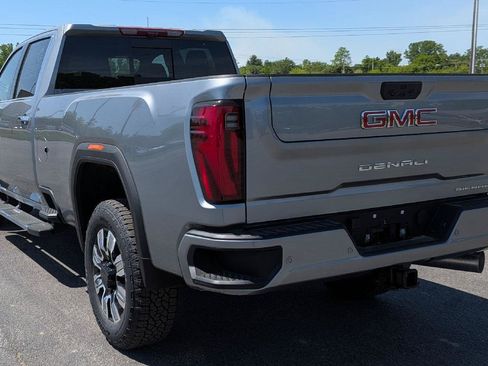 New 2026 GMC Sierra 3500 Denali w/ Denali Reserve Package AWD/4WD image 8