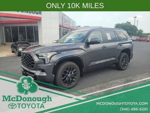 Used 2024 Toyota Sequoia Platinum AWD/4WD image 1