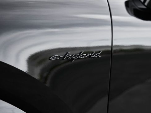 Used 2026 Porsche Cayenne Turbo AWD/4WD image 8