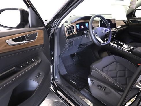 New 2026 Volkswagen Atlas SE image 9