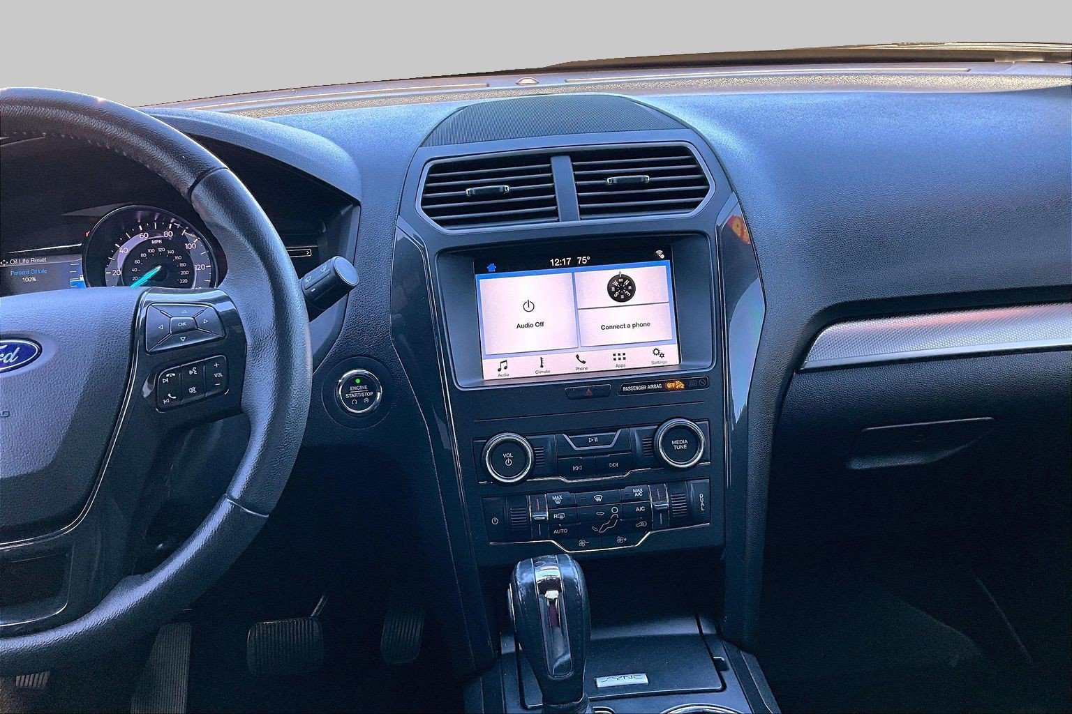 Used 2018 Ford Explorer XLT w/ Equipment Group 201A FWD image 6