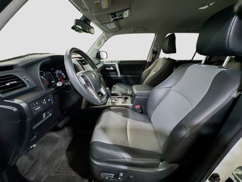 Used 2022 Toyota 4Runner SR5 Premium image 15