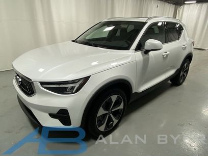 Certified 2025 Volvo XC40 B5 Core w/ Protection Package Premier