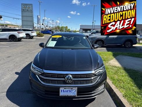 Used 2024 Volkswagen Jetta SE FWD image 11