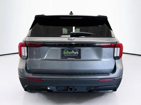 Used 2025 Ford Explorer ST-Line w/ ST-Line Street Pack AWD/4WD image 7