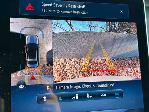 Used 2025 Mercedes-Benz C 300 4MATIC Sedan image 24