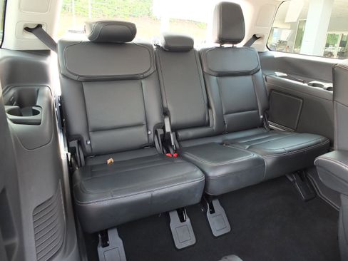 Used 2025 Ford Expedition Platinum AWD/4WD image 17