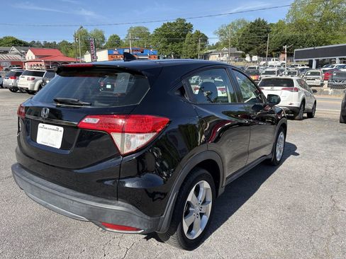 Used 2019 Honda HR-V LX image 6