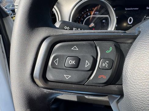 Used 2023 Jeep Gladiator Sport image 14