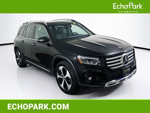 Used 2025 Mercedes-Benz GLB 250 4MATIC image 1