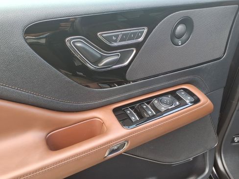 Used 2025 Lincoln Aviator Reserve w/ Illumination Package AWD/4WD image 9
