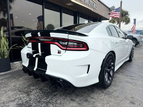 Used 2019 Dodge Charger Scat Pack RWD image 12