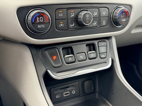 Used 2021 GMC Terrain SLT AWD/4WD image 28