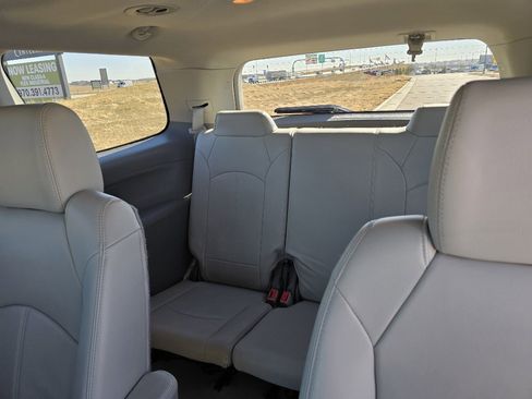 Used 2016 GMC Acadia SLT w/ Premium Edition image 16