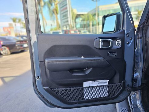 New 2026 Jeep Gladiator Sahara AWD/4WD image 17