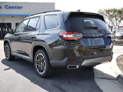 New 2026 Honda Pilot Touring image 9